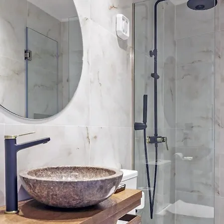 Arch 4 Luxury Living חאניה
