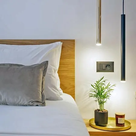 Arch 4 Luxury Living Apartment *