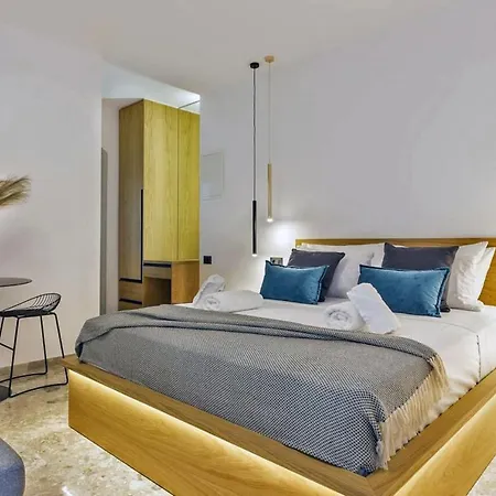 Arch 4 Luxury Living *