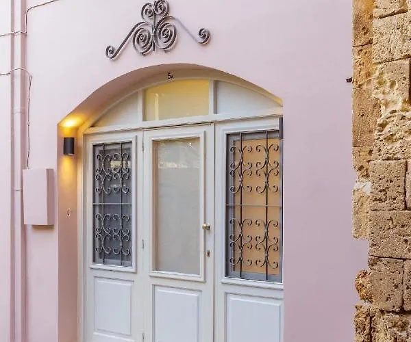 Arch 4 Luxury Living *